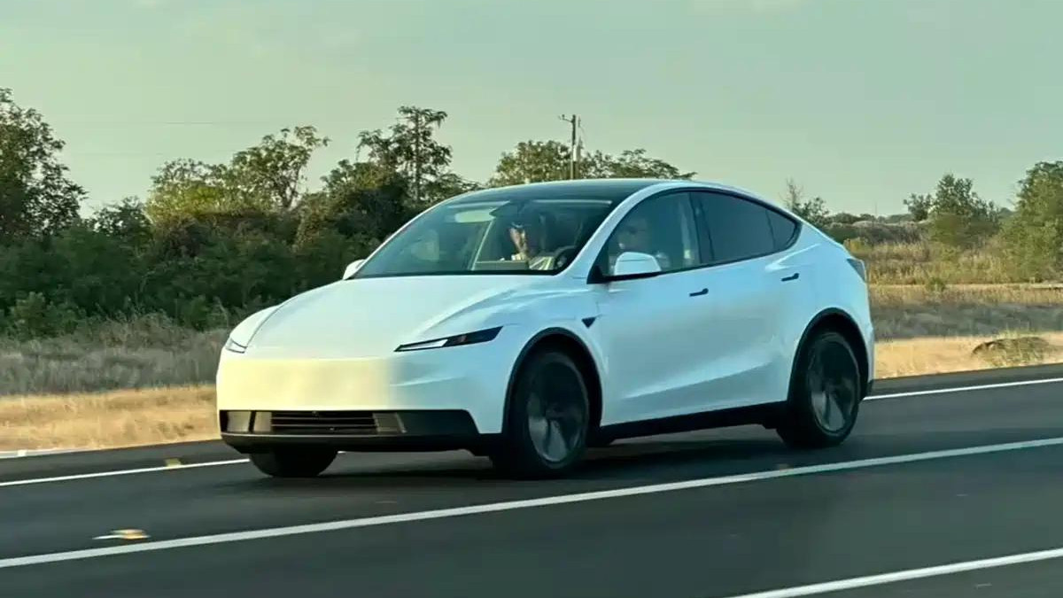 廉价版特斯拉Model Y实车曝光！外观造型更简约，车身尺寸更紧凑