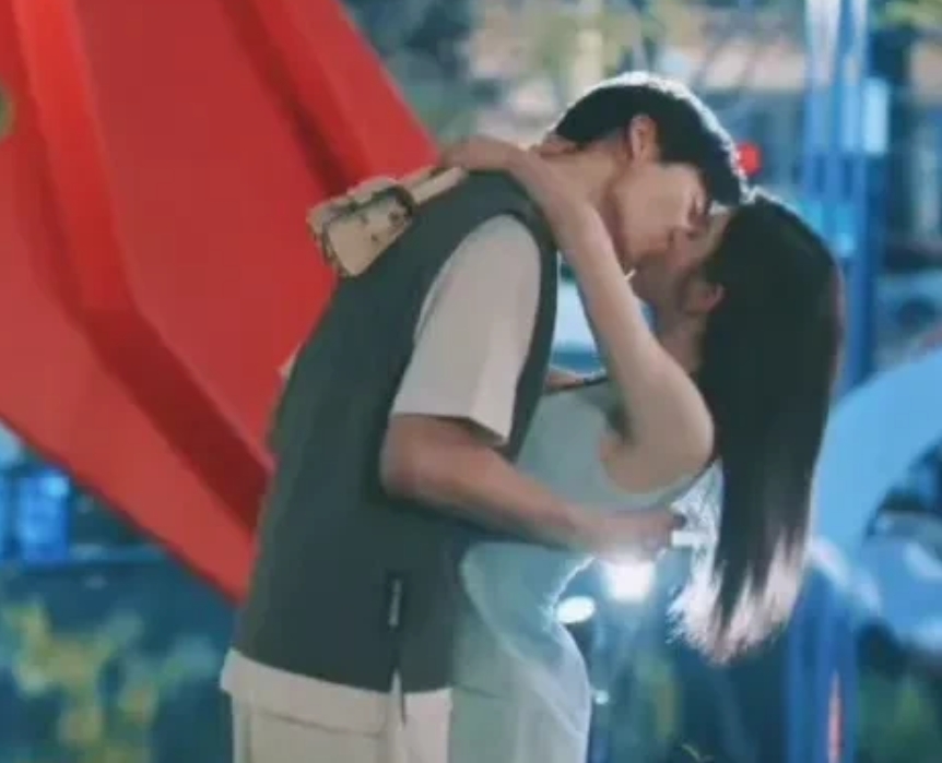 在感情的世界里，分手后看到前任过得好，心里难免会泛起复杂的情绪，你会嫉妒吗？
