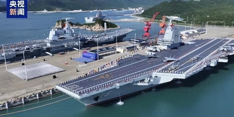 法媒惊叹：最恐怖的是，中国能一次服役一个航母编队！福建舰的正式入列标志着中国海军