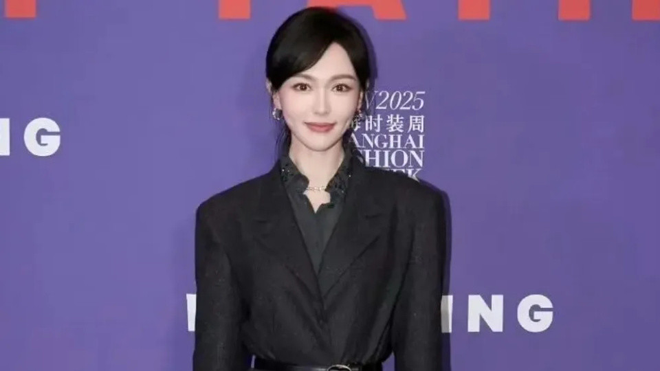 唐嫣亮相上海时装周：岁月不败美人，仙侠新剧《念无双》再引热议