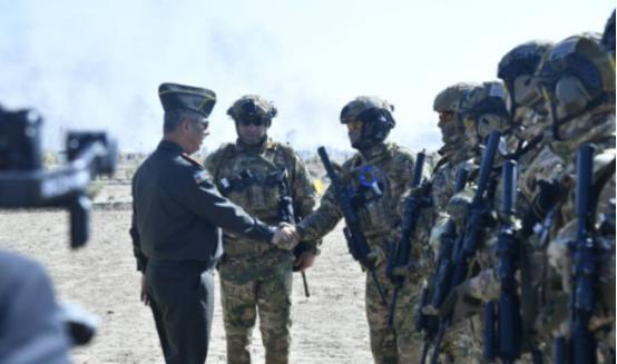 阿塞拜疆军队会把俄罗斯伞兵打得，只剩下一堆碎片！阿塞拜疆议会议员拉西姆·穆萨别科