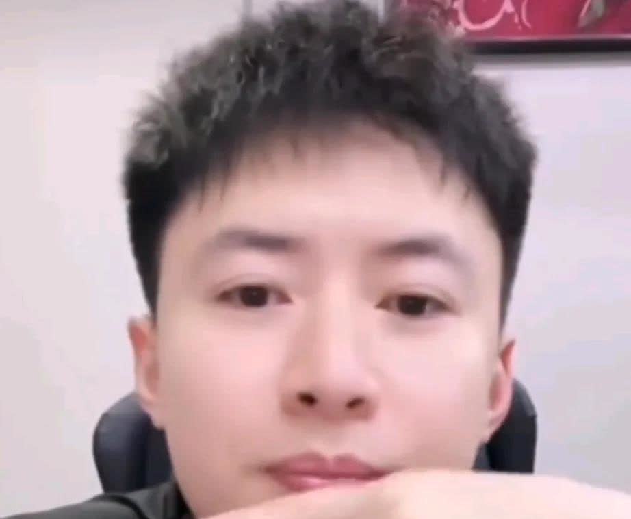 有人问方博，国乒现役男单第一是谁？
方博脱口而出：你是！你这又是在给我挖坑呢！