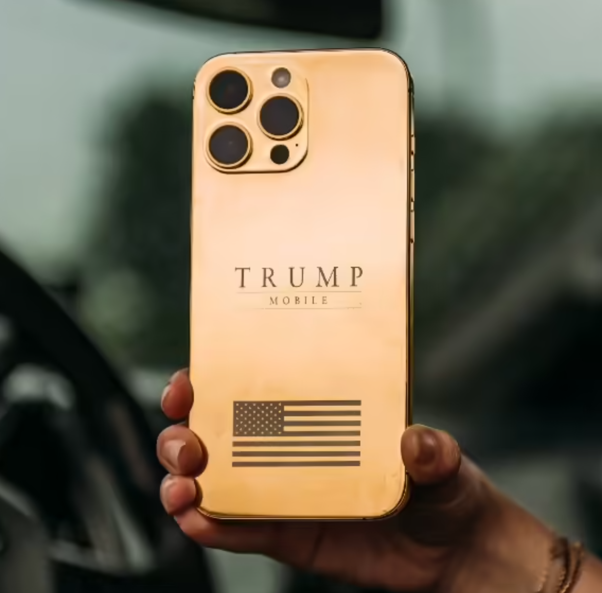 讲真的，这个川普手机，苹果可以告他侵权。