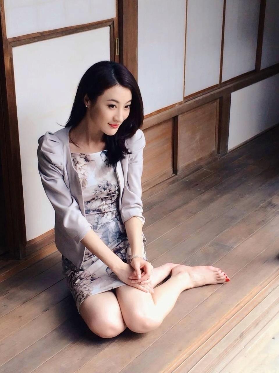 林夏薇 
优雅日式风情，静坐木屋，感受自然之美。
