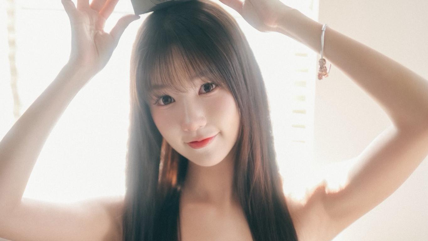 娇小女生的性感，像羽毛轻拂心尖