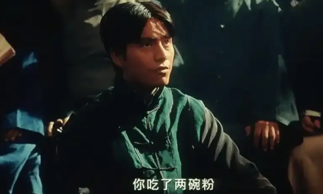 《让子弹飞》中，就胡万这脑子，不怪他半路就下线了。
冤枉六子，黄四郎根本就不想闹