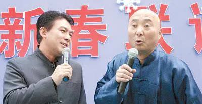 2019年，朱时茂毫不犹豫给陈佩斯转去100万，还贴心附上暖心消息。陈佩斯看着手