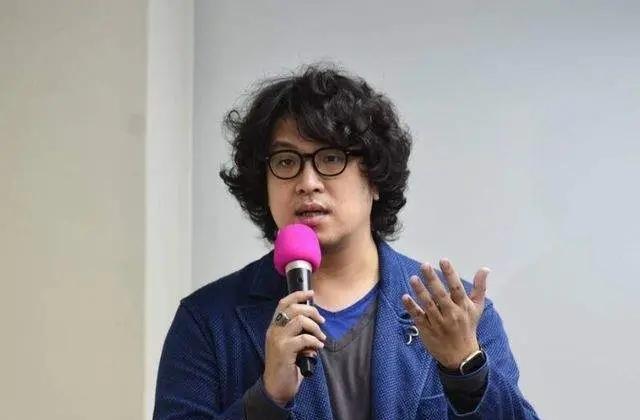上梁不正下梁歪，沈伯洋父亲被爆出轨大陆小三
众所周知，民进党“立委”沈伯洋是空有