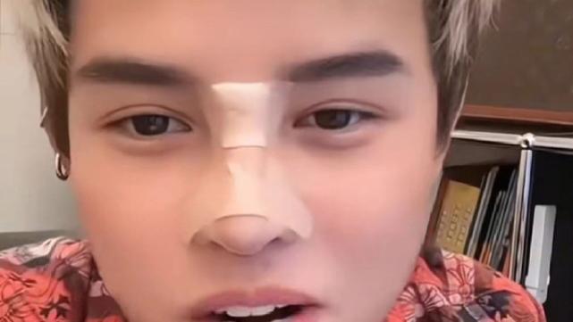 百万网红集体哭穷，全网看傻眼