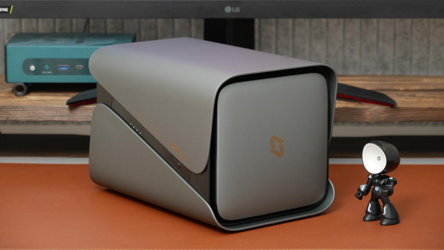 极空间Z4Pro+：你的数据贴身管家，随叫随到那种！