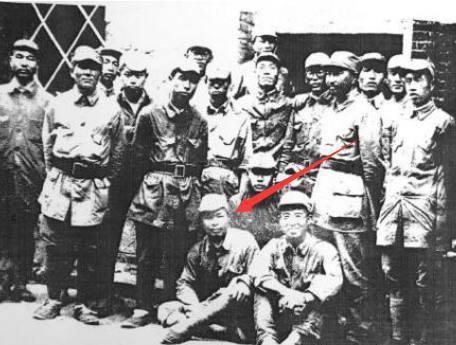 一个日本军官被八路军俘虏后，竟然主动加入八路军，最终为掩护中国战友自杀殉国——这
