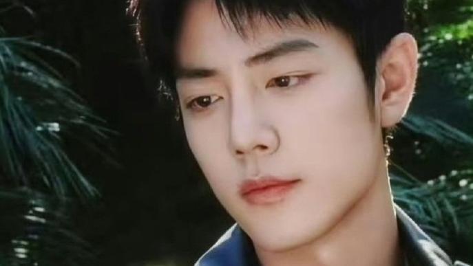 肖战第二次海外行，品牌包机相请，盛大活动引万众期待