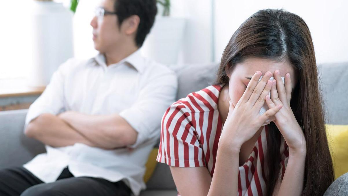 为多拿拆迁款，老公催我闪婚，没想到，婆家买房买车，我却连婚礼都没有