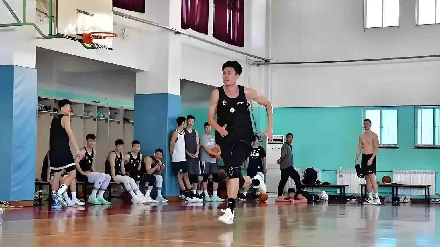 杨政评价CBA体测17折没有用，球迷：可以看看杨翰森的联合试训