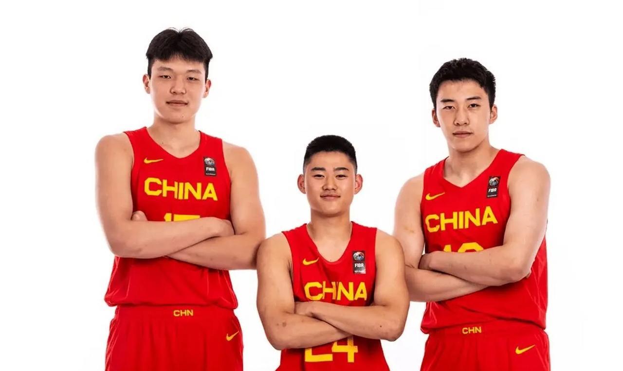 王俊杰和杨翰森是男篮未来10年的内线答案
20岁的王俊杰中出战男篮亚洲杯全部的6