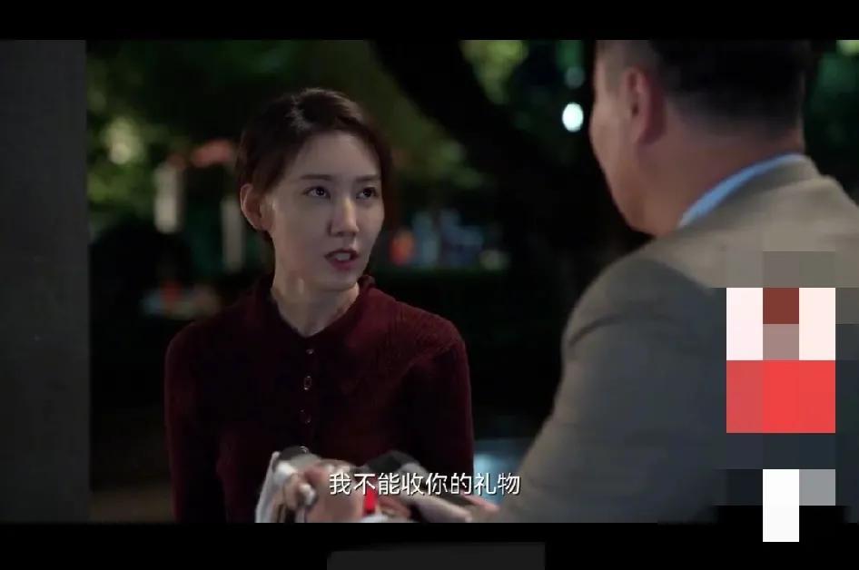 15.《淬火年代》。柳老板在追求他心中的女神钱宏英。钱宏英因为之前因为家境困难，