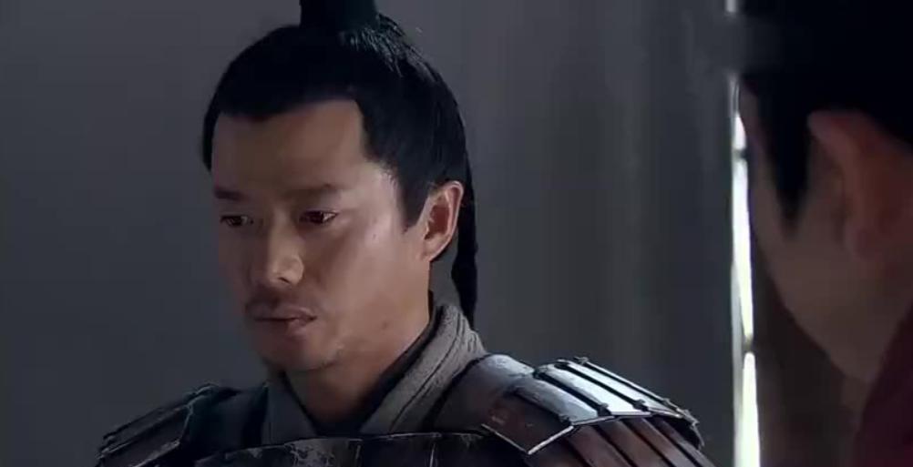 韩信被处死后，萧何却一脸不屑地对着韩信的尸体，说了四个字，导致被后世人们诟病到现