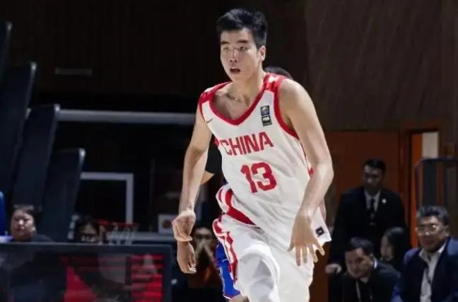 足球踢不过韩国，篮球上面找回面子！
中国男篮在8月份的亚洲杯上，中国男篮在四分之