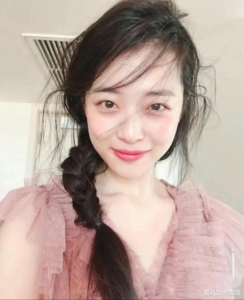 韩国娱乐圈又出悲剧，金钟硕钱财被好友骗光，与女友吵架后跳楼