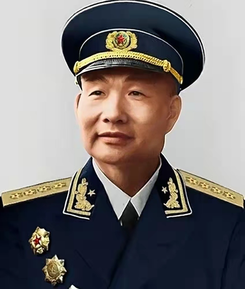开国十大将中，谁的政治背景最为深厚？绝对不是陈赓，也不是粟裕，而是萧劲光。中共七