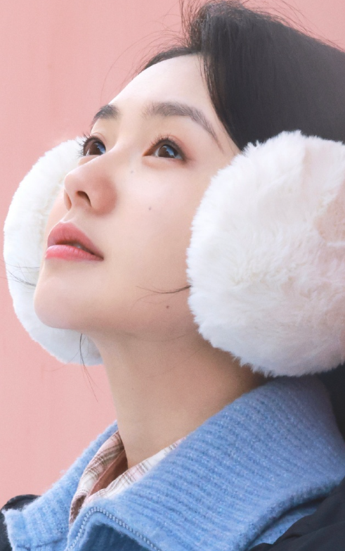 刘浩存的冬日小温暖风妆造，还是很可以的！