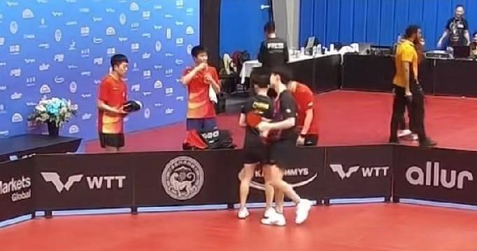 这真的很辛苦很不容易！
原来让人没想到的是，在wtt阿拉木图的晚场比赛，在黄友政