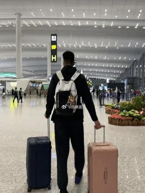 在战胜四川之后，余嘉豪直接回到了俱乐部，错过了决赛，这也让广东队成功拿下了全运会