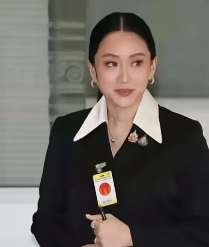 9.3大阅兵佩通坦还来得及！就在8月21日这天，佩通坦刚满39岁生日，也是她因为