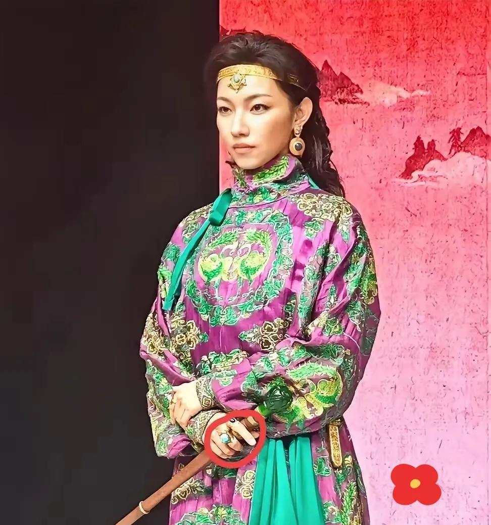 《长安的荔枝》抵制风波升级！
官方未回应，却惊现新“实锤”证据！
网友怒喊：必须
