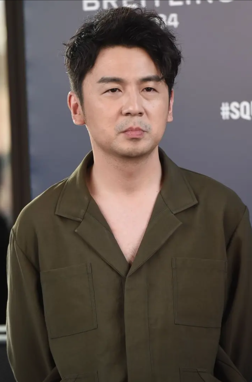 雷佳音被骂惨了，

最大的原因不是演技不好，

也不是出现了负面丑闻，

而是他