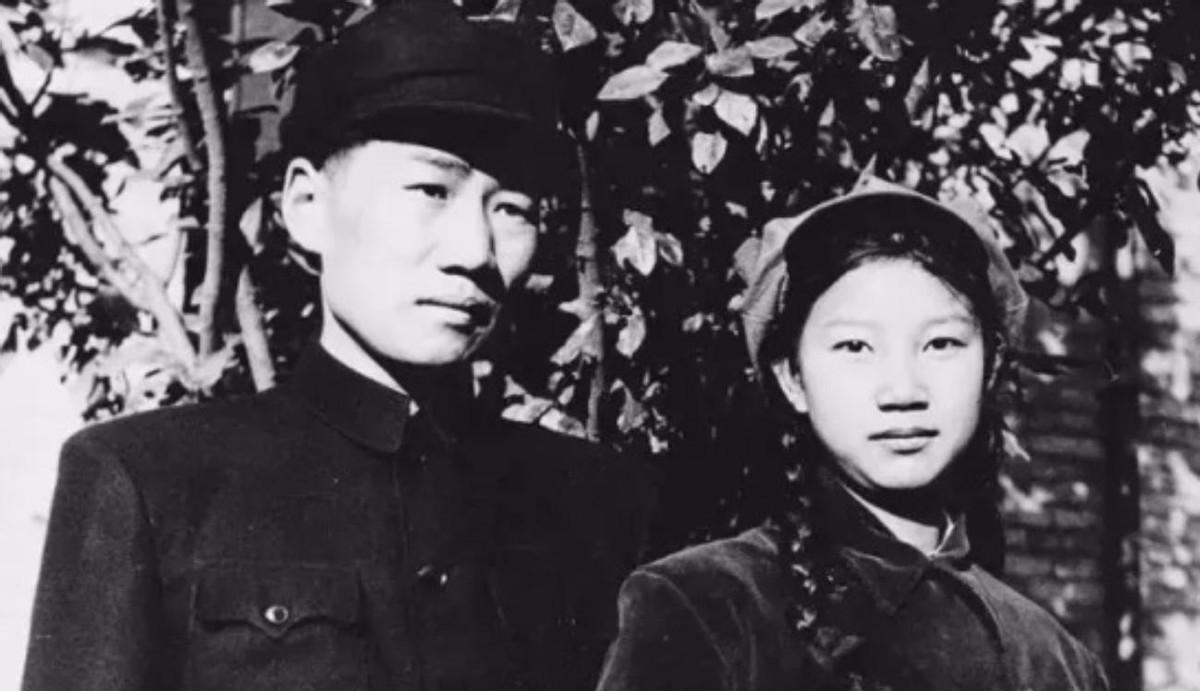 毛岸英在朝鲜时，口袋藏着女同志的照片，上将赵南起：那是他媳妇
“1950年10月