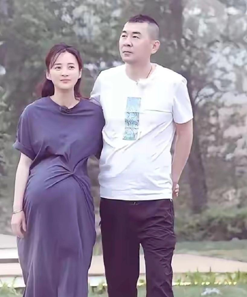 有人说，吴越看到这张照片，会砸了电视机。
那真是太小看吴越了，
吴越如果是这么小