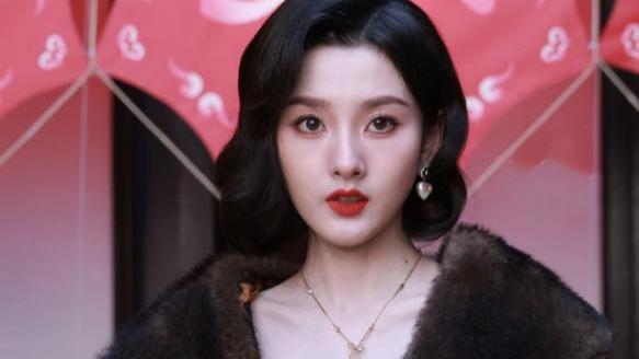 上海这一天: 杨紫扛住了镜头，宋祖儿土出新花样，却被孙俪惊艳了