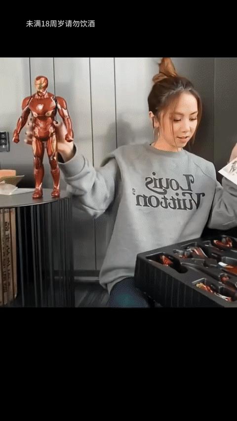 这是哪个网友整的活儿，对不住小姐姐了，我是真的没忍住……[捂脸]