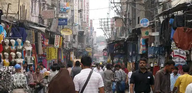 标题：印度想殖民中国？白日做梦！











离谱！一个假装是中国人的