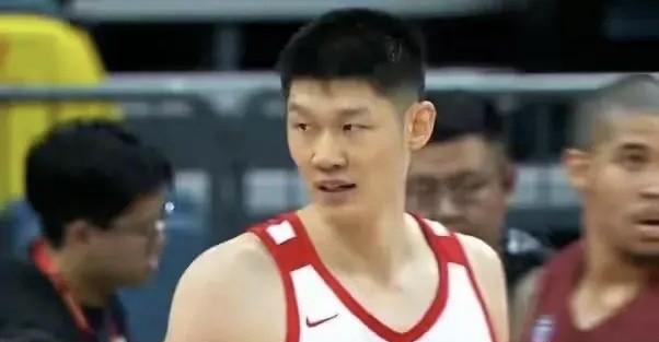 中国男篮77-49委内瑞拉！本场比赛中国男篮表现最好的3位球员。
1、胡金秋（1