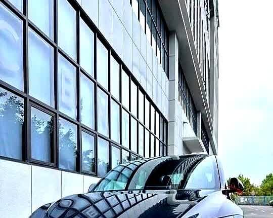 25岁人生第一辆车选了特斯拉Model Y，3个月开下来真的香！

上周去商