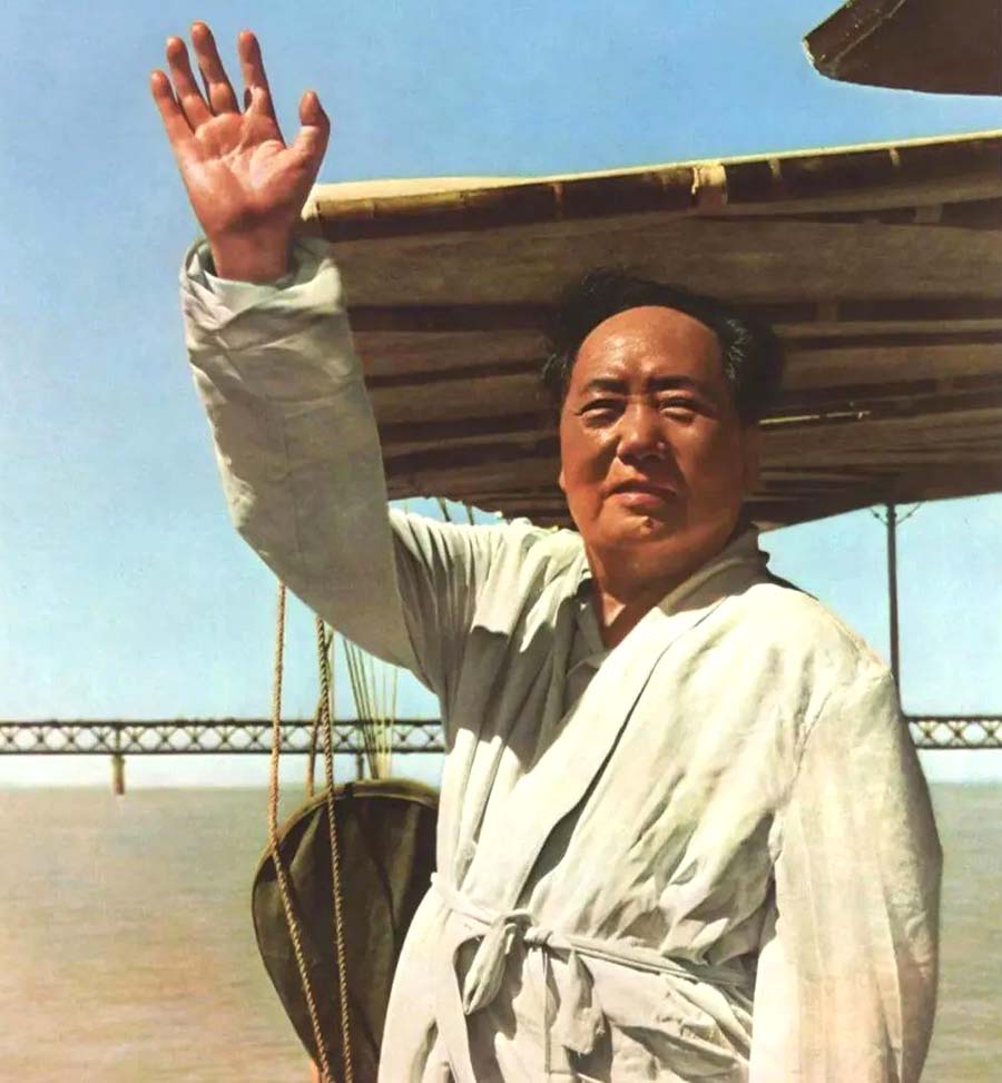 毛主席对待大家的吹捧，一直都很警惕