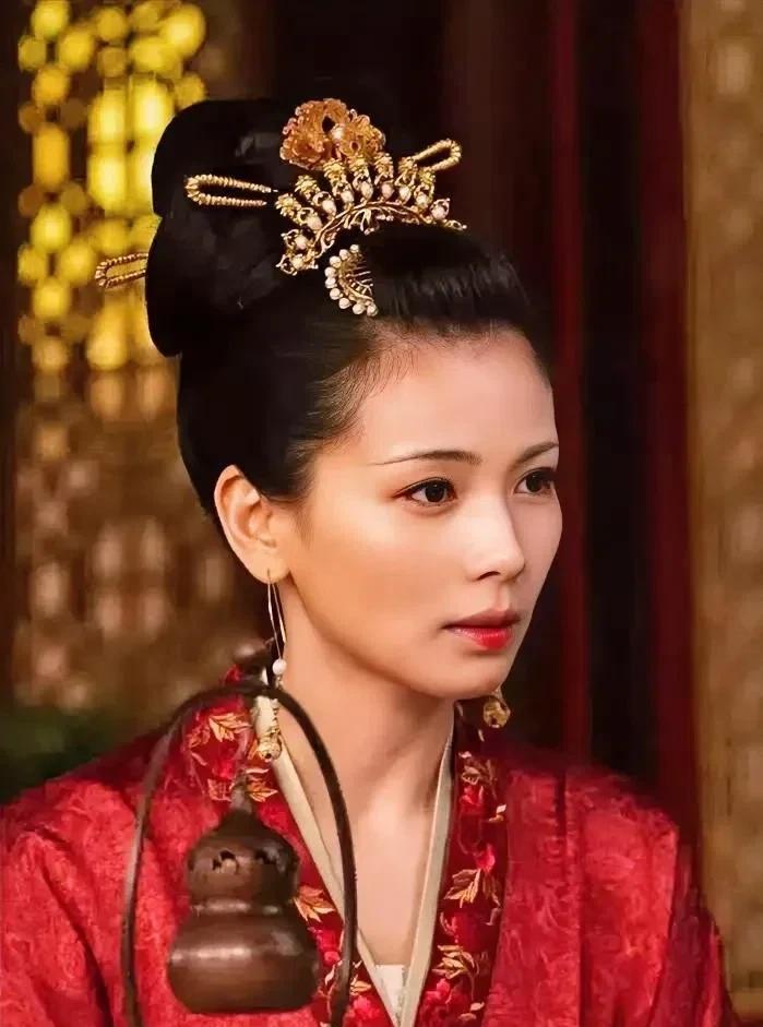 15岁的刘娥被丈夫龚美卖给官员做妾，多年后，她竟一跃成为宋真宗的皇后。刘娥不仅没