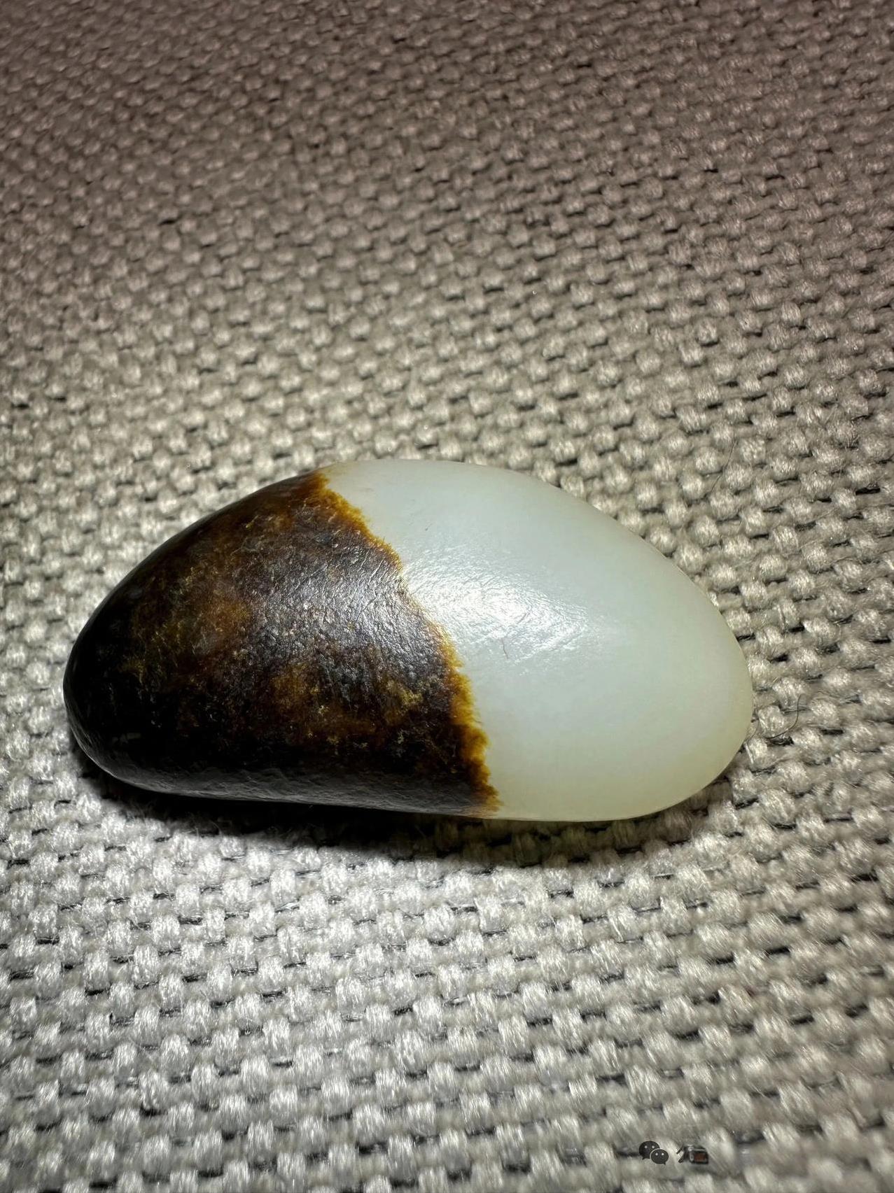 在单位，直接领导打压排挤你，大领导却保护你，有这四个原因:
1，两个领导问有矛盾
