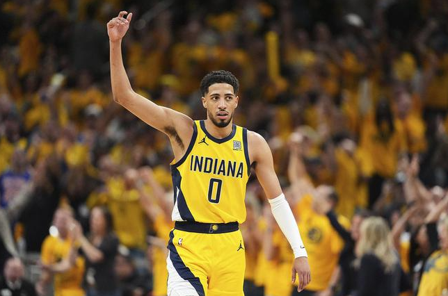 中投绝杀！哈利伯顿：高考加油 逆风翻盘 金榜题名

6月6日 NBA总决赛G1，