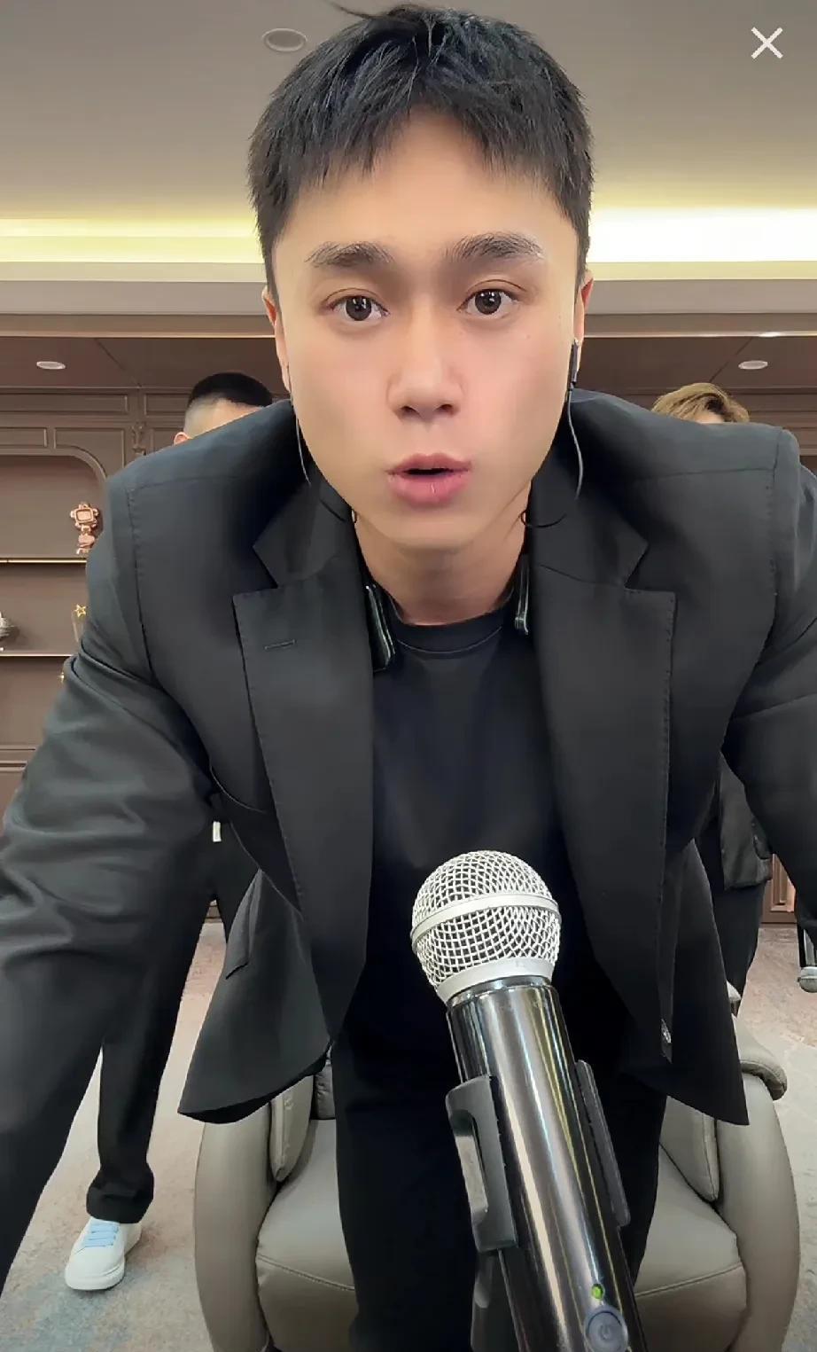 看不惯二子爷参加老葛活动的驴家骡子站位娜美夸刘二狗控场能力很强的，咱得承认他很优