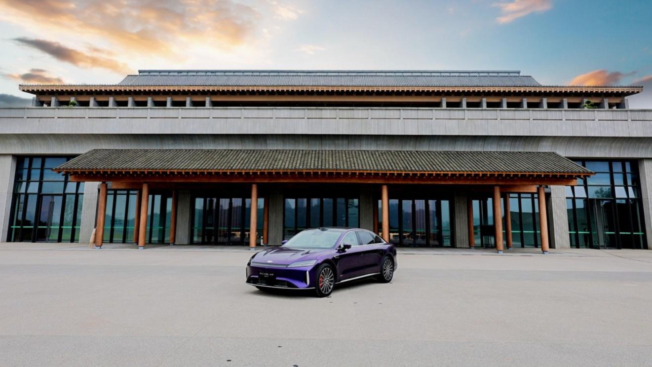 17.19万起！风云A9L光辉四驱版上市，260km纯电续航，这波值吗？