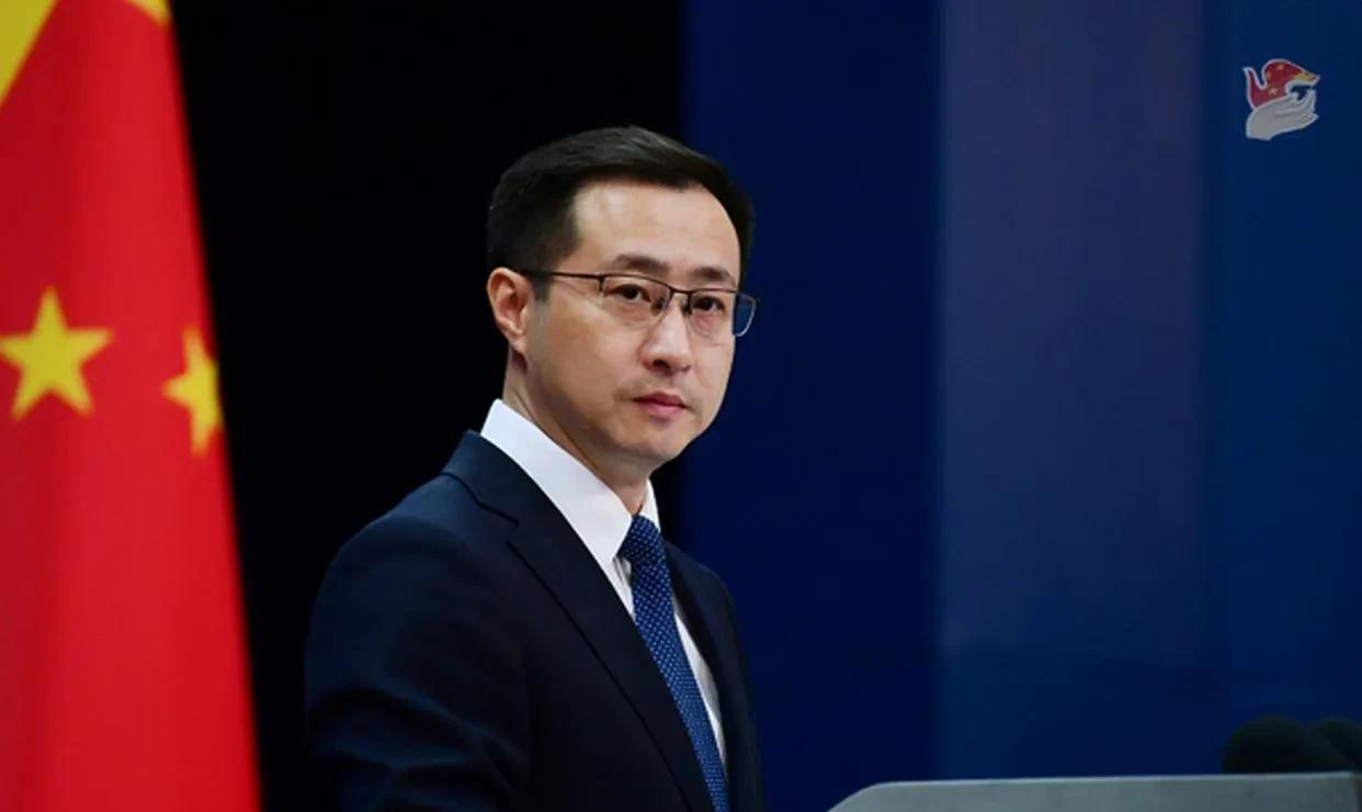 日本防卫省2025年《防卫白皮书》以罕见尖锐措辞将中国列为首要安全威胁。白皮书声