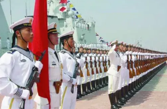 若美国彻底衰落，世界会变成什么样，东方红，太阳升，世界目光全向东。

中国将不得