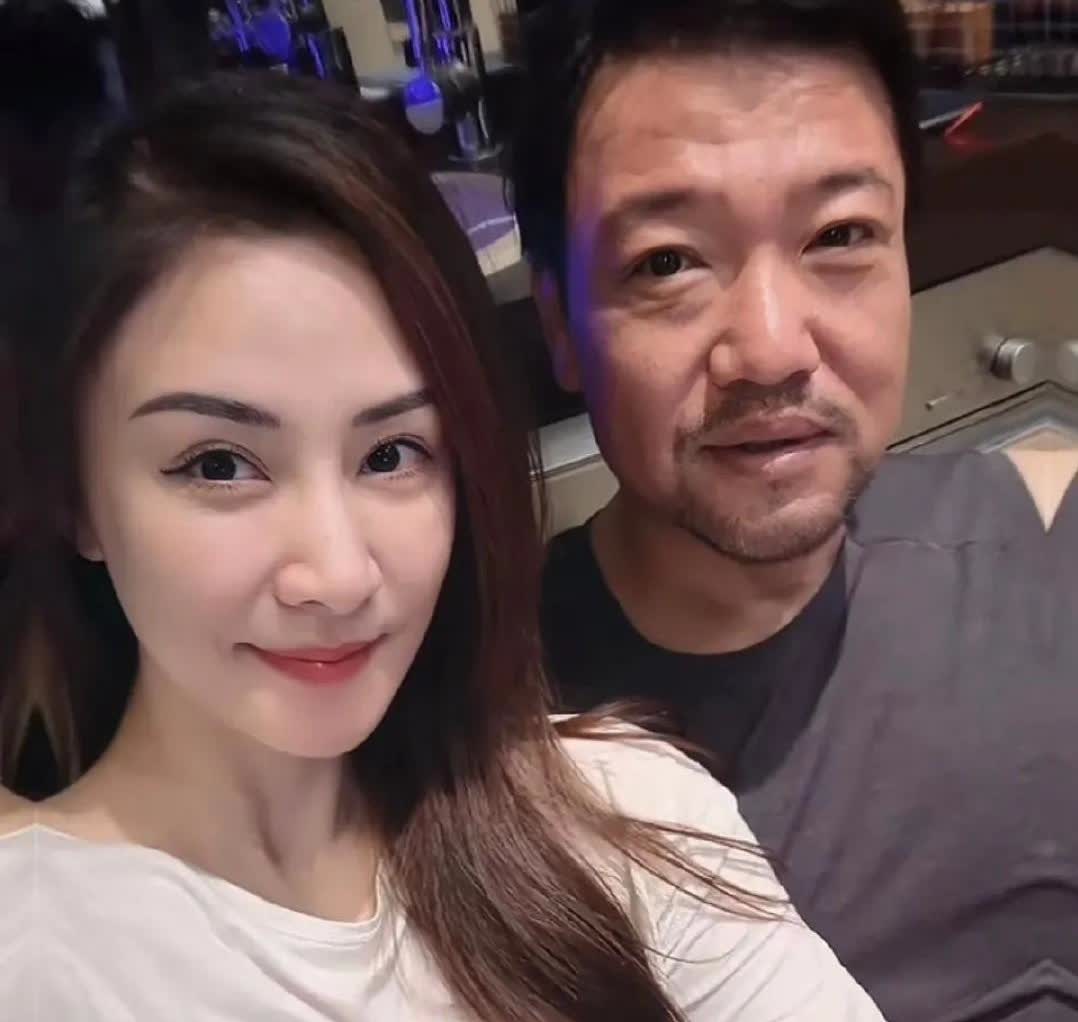 沈腾瘦了，我忍住了
沙溢瘦了，我也忍住了
现在你告诉我，44岁的贾冰也暴瘦5