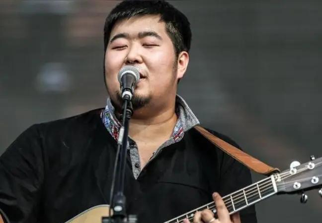 标题涉毒艺人苏永康温州办演唱会引争议：合规审批背后的公众拷问一则关于涉毒艺人苏永