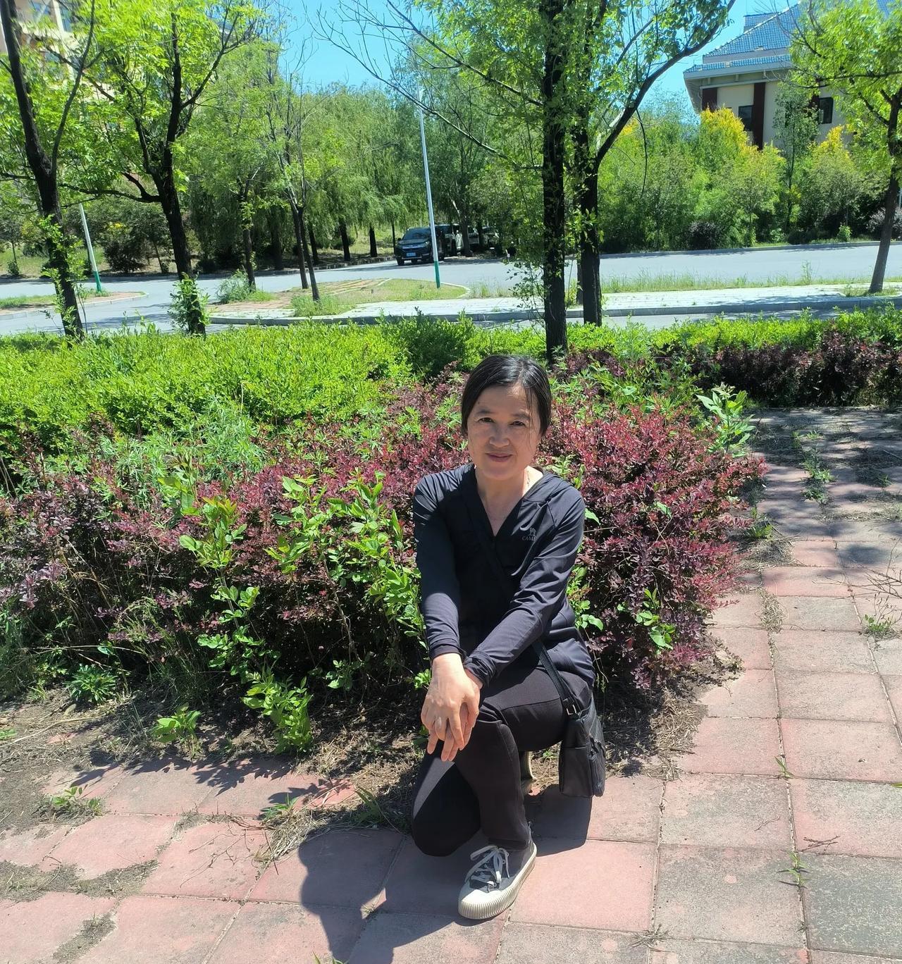 “真棒，我现在就是在熬，工作特别卷，压力很大，工作环境也是不友好。就想着熬几年，