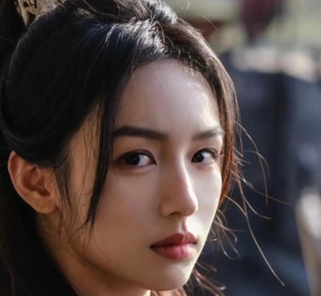 人家说的是丞磊拍出了女演员们的特色和人物特点，又没有说拍出了她们的美，没人看过旅