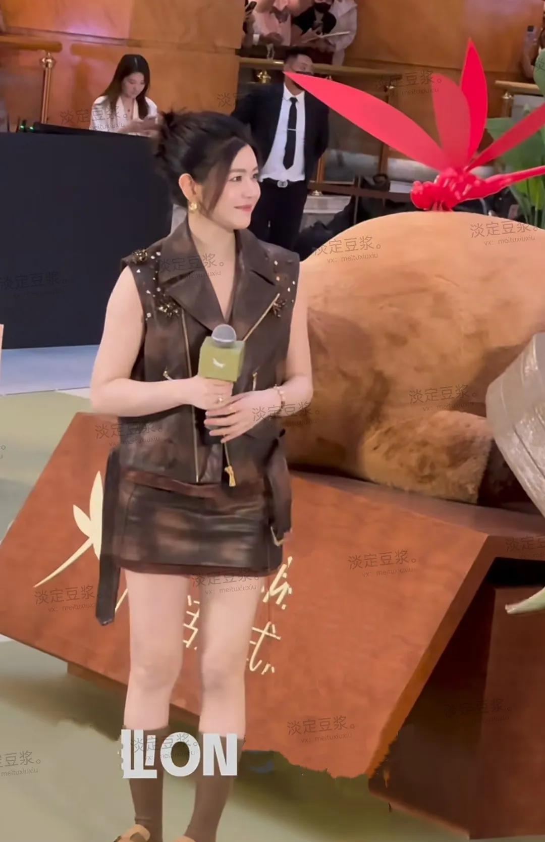 这次必须夸夸演员陈妍希，终于穿对一回，要不以前总感觉她衣品不行，这次造型太成功了